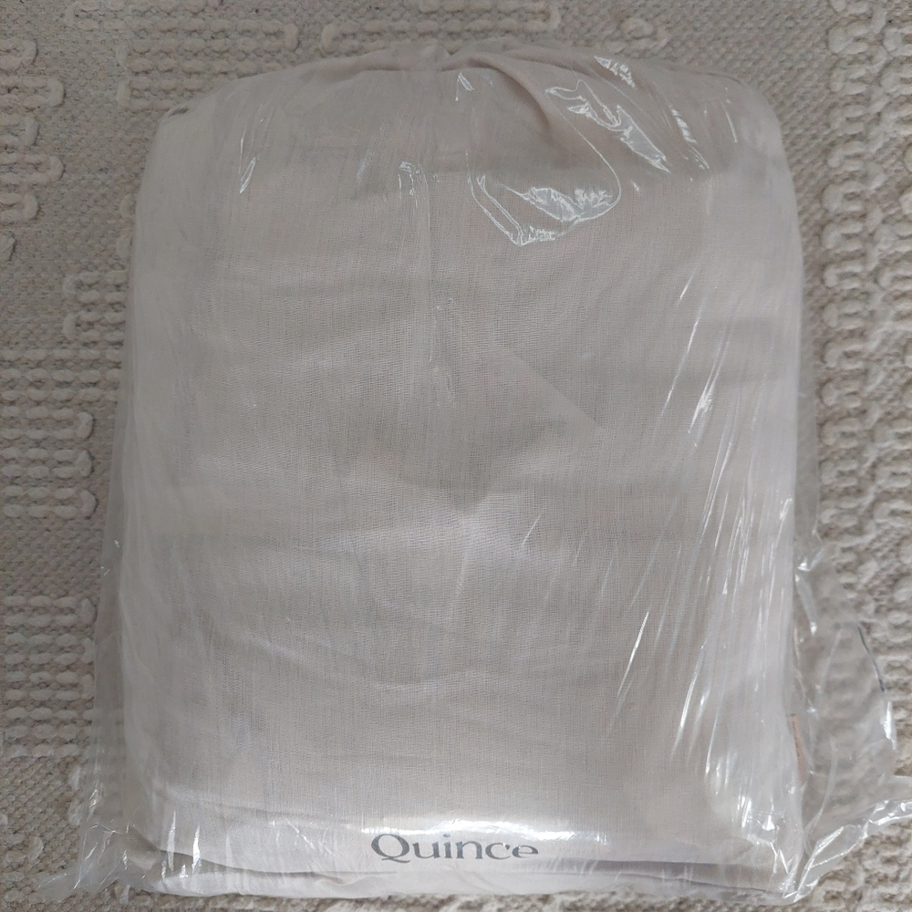 NWT- Quince European Linen Embroidered Duvet Cover & Shams! King/ Cal King(726) - Picture 14 of 14